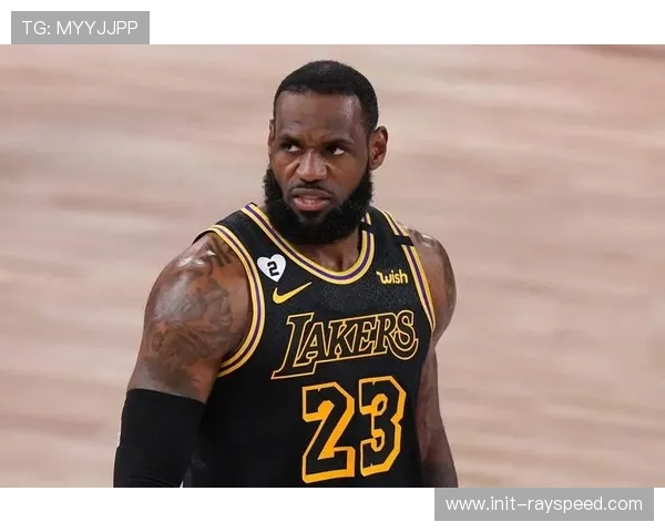 詹姆斯第23赛季启幕湖人迎战勇士揭幕战激战一触即发 詹姆斯第23赛季启幕湖人迎战勇士揭幕战激战一触即发